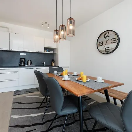 Malo Center - Rooftop, Wifi, Parking Zadar