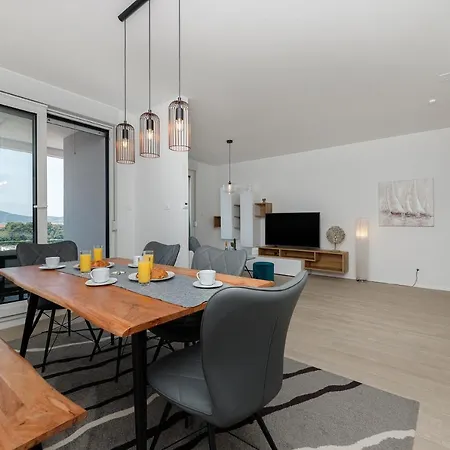 Apartman Malo Center - Rooftop, Wifi, Parking