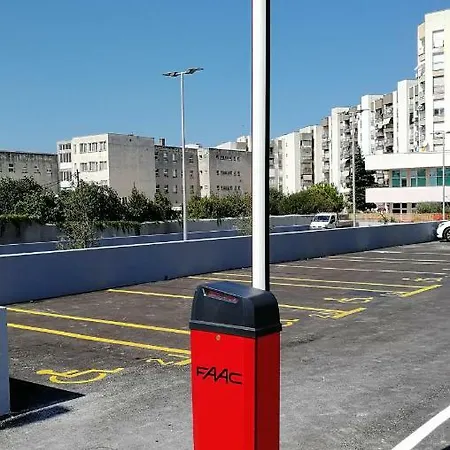Malo Center - Rooftop, Wifi, Parking * Ζαντάρ