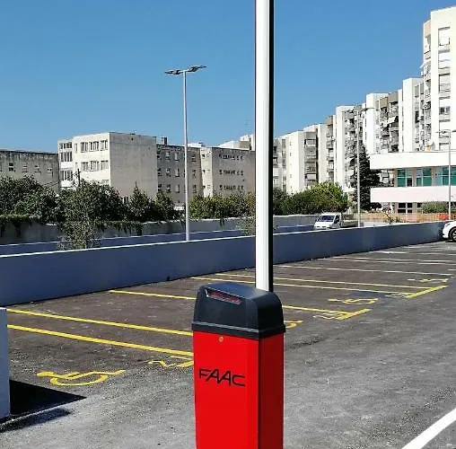Malo Center - Rooftop, Wifi, Parking * Ζαντάρ
